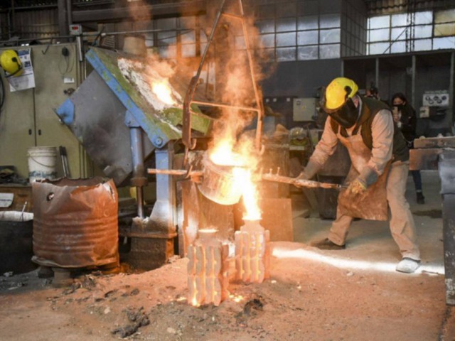 Peque�as y medianas industrias alertan sobre crisis del sector